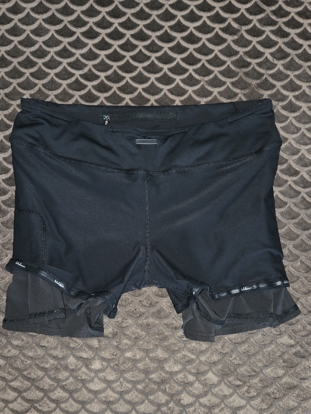 G458. Lululemon Run: Pace Setter Skirt in Black - Size 8 - Picture 9 of 11
